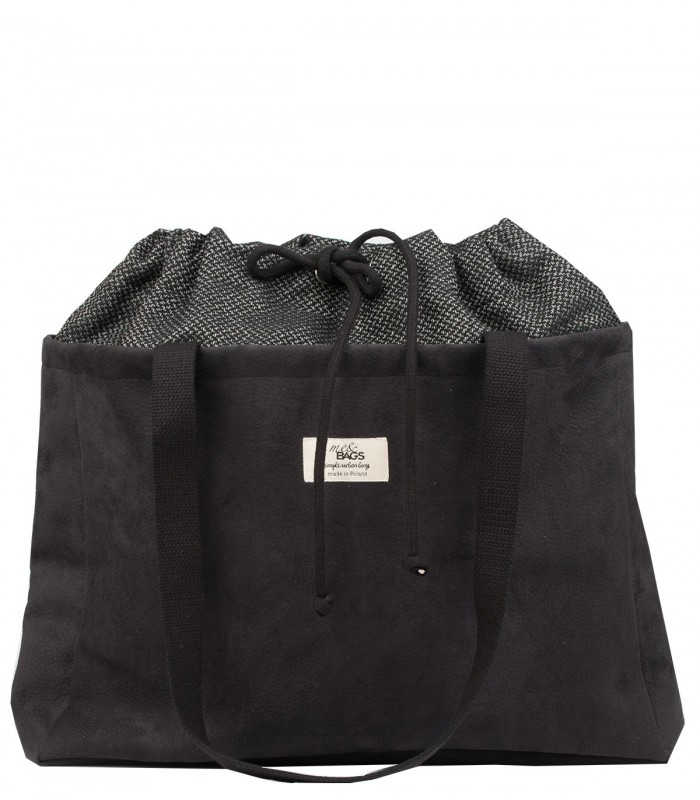 Black shopper bag with a laptop pocket