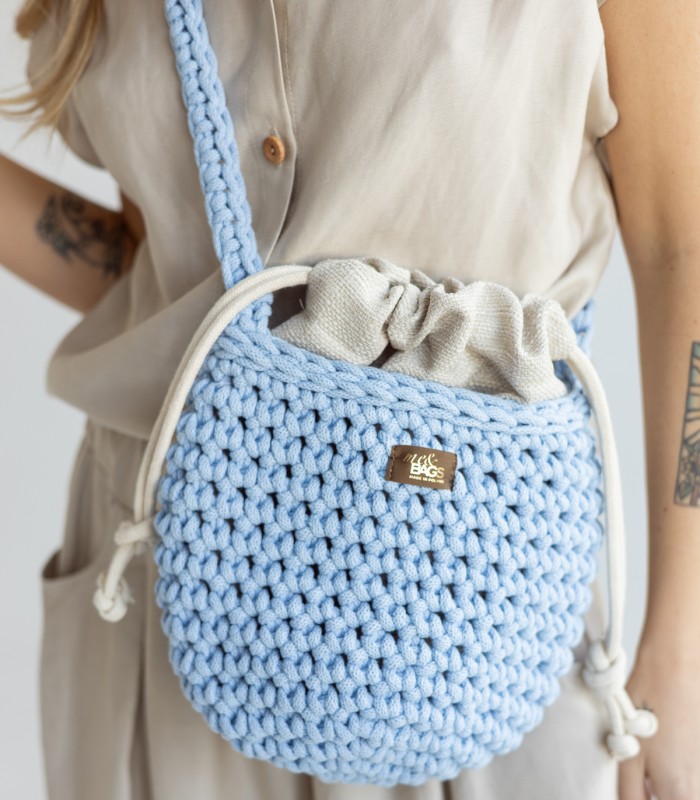 Mała niebieska torebka pleciona handmade